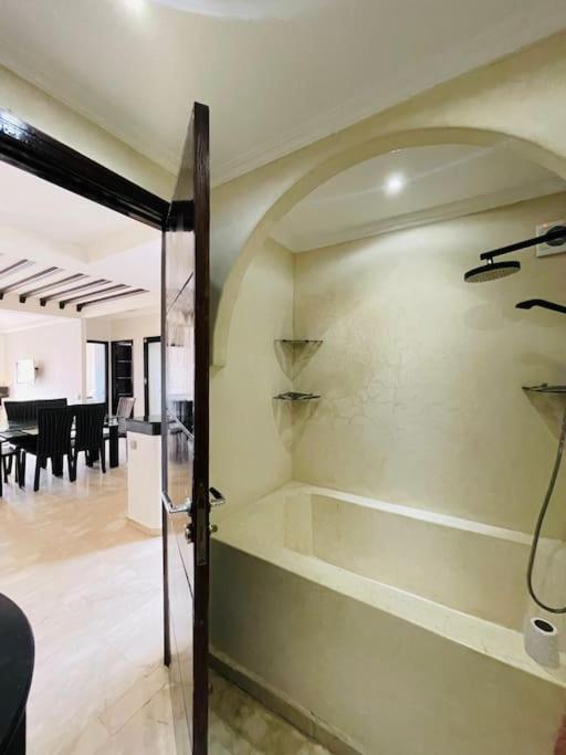 Appartement Au Centre Ville Marakeş Dış mekan fotoğraf